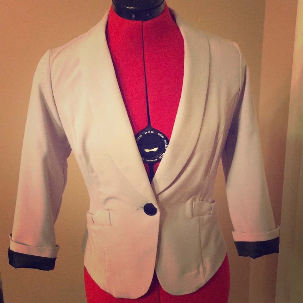 Beautiful lavender Charlotte Russe blazer